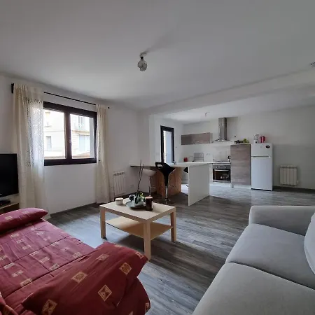 T2 Avec Terrasse 25m², Garage, Plein Centre-ville *