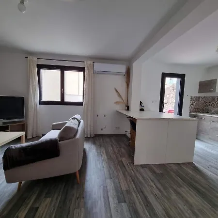 T2 Avec Terrasse 25m², Garage, Plein Centre-ville *