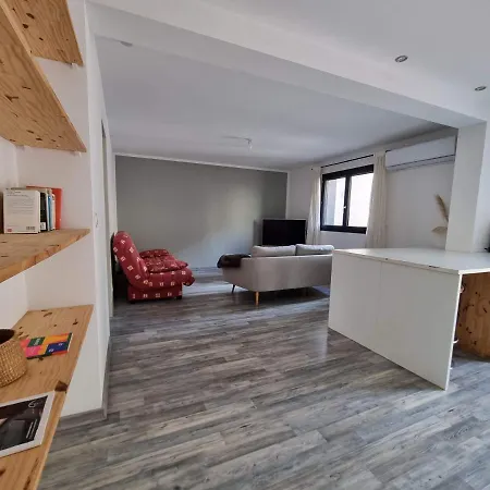 T2 Avec Terrasse 25m², Garage, Plein Centre-ville